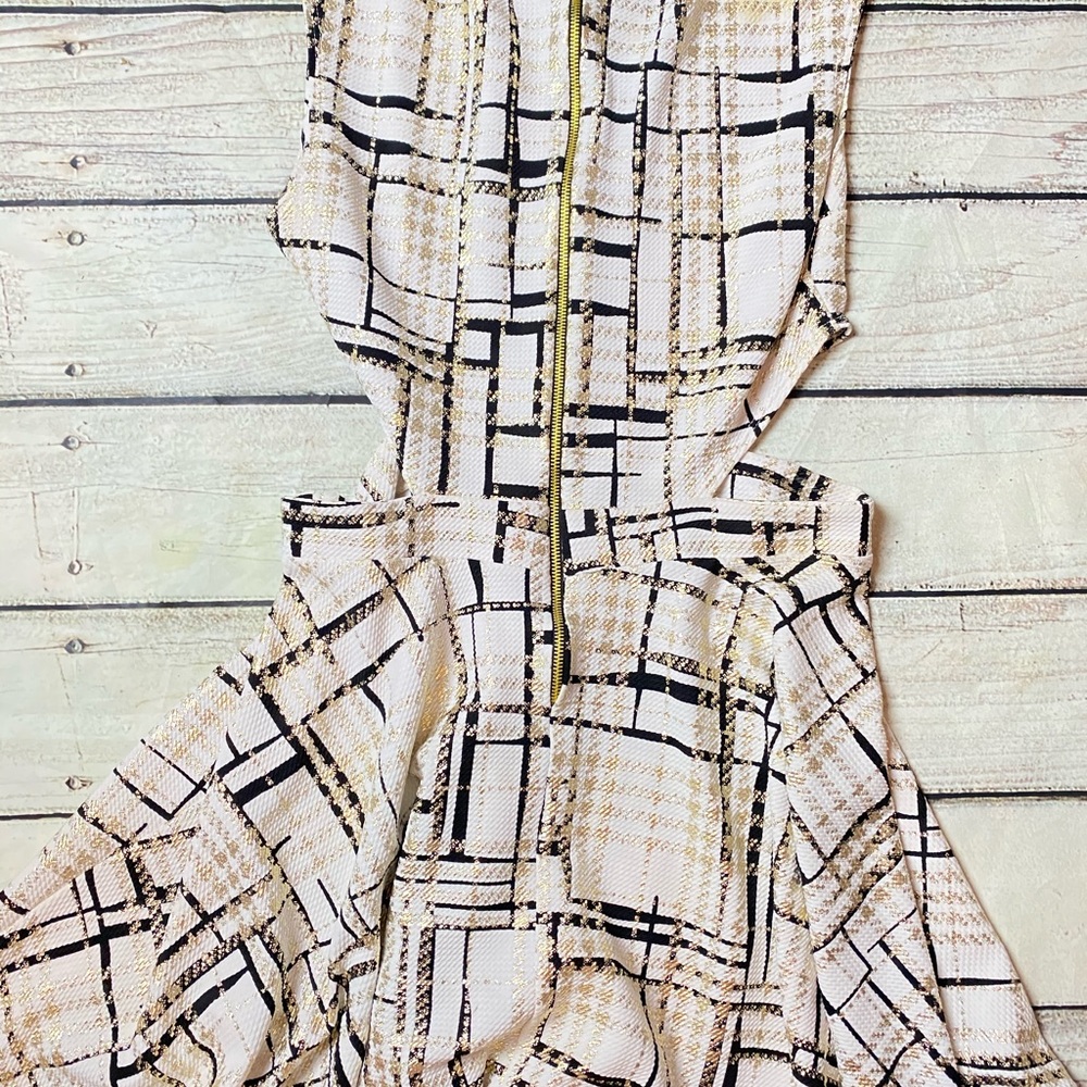 Eien 1XL Cut-Out detail Dress